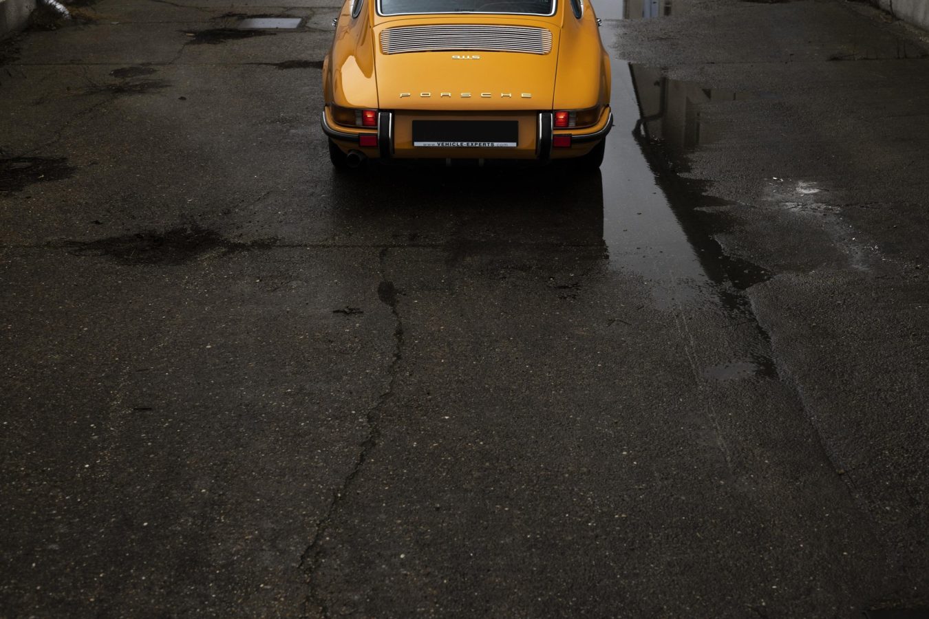 Porsche 911S Coupé Signalgelb 27
