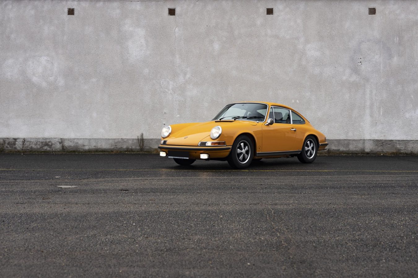 Porsche 911S Coupé Signalgelb 31