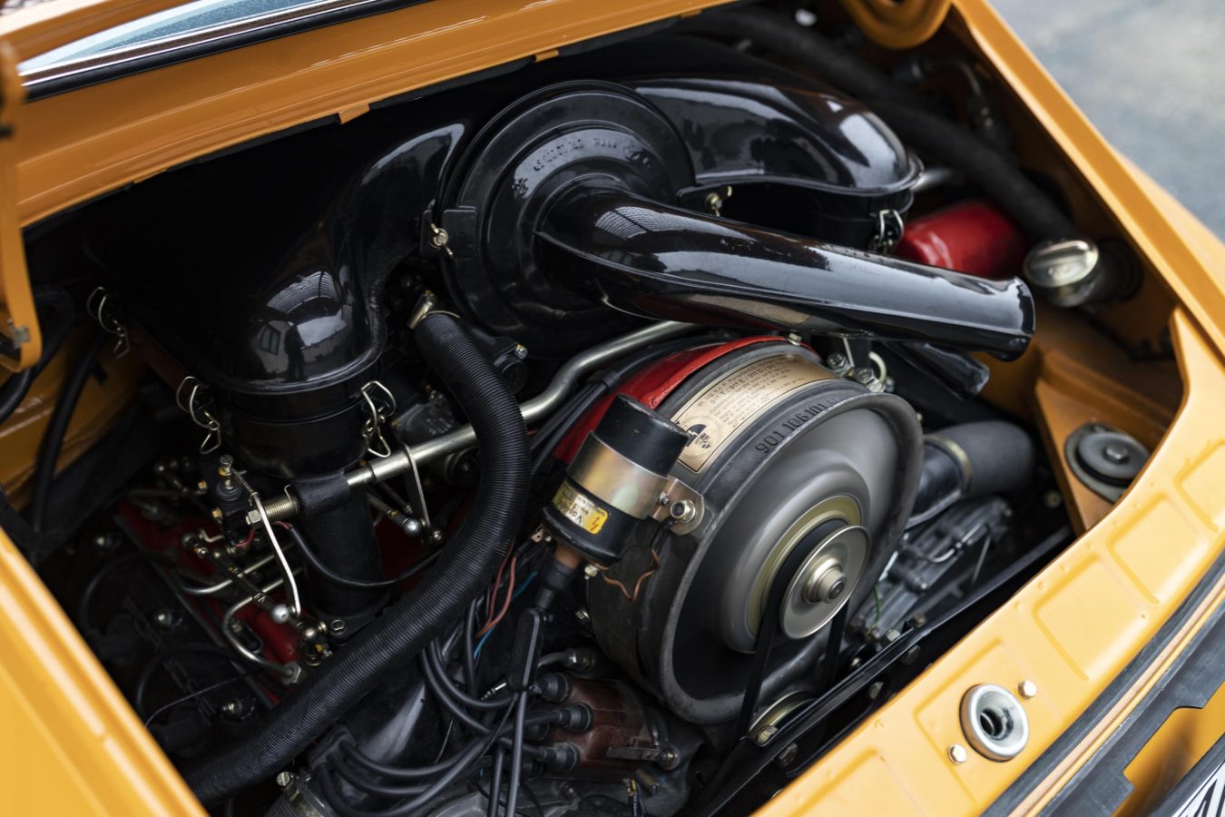 Porsche 911S Coupé Signalgelb 4