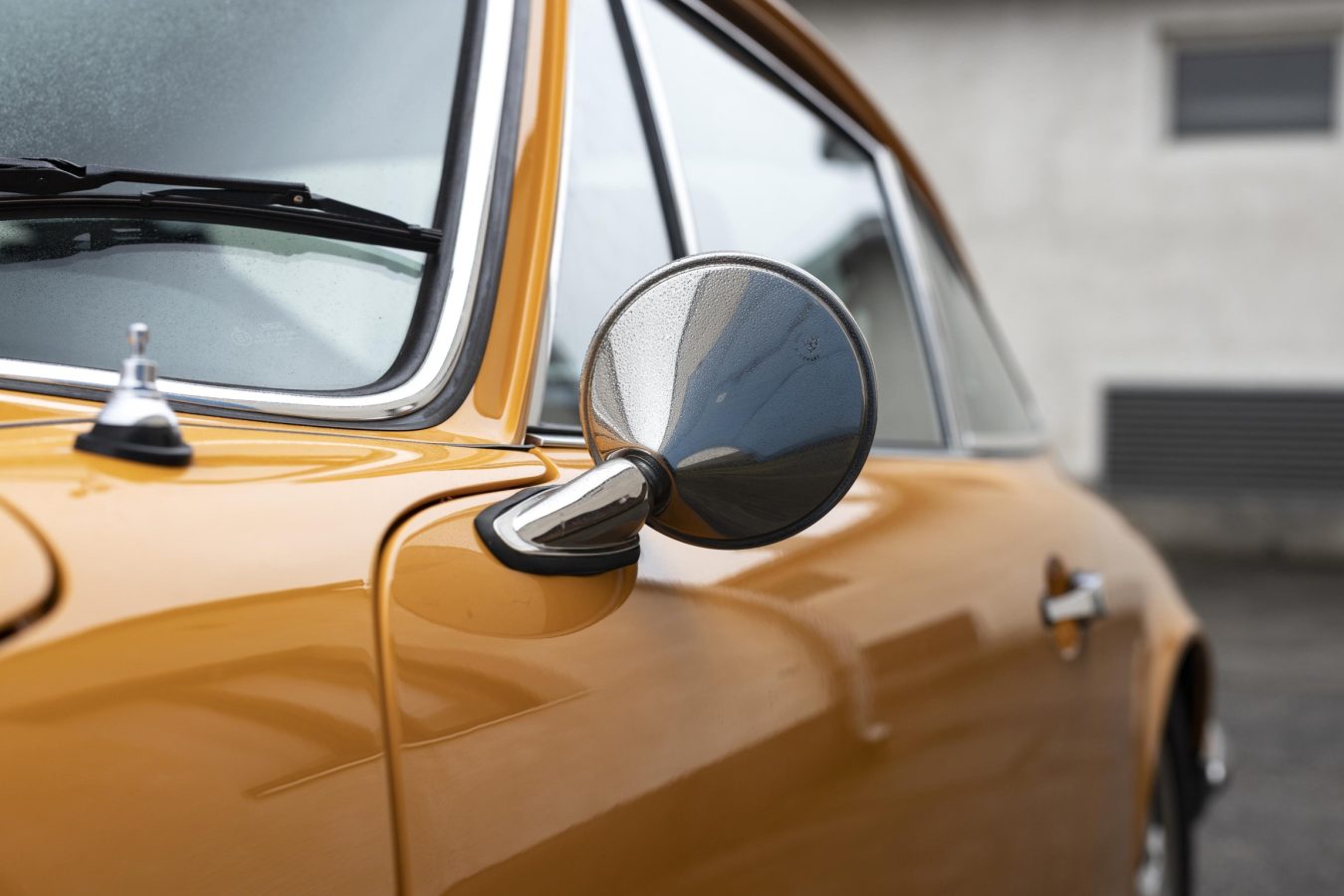 Porsche 911S Coupé Signalgelb 7