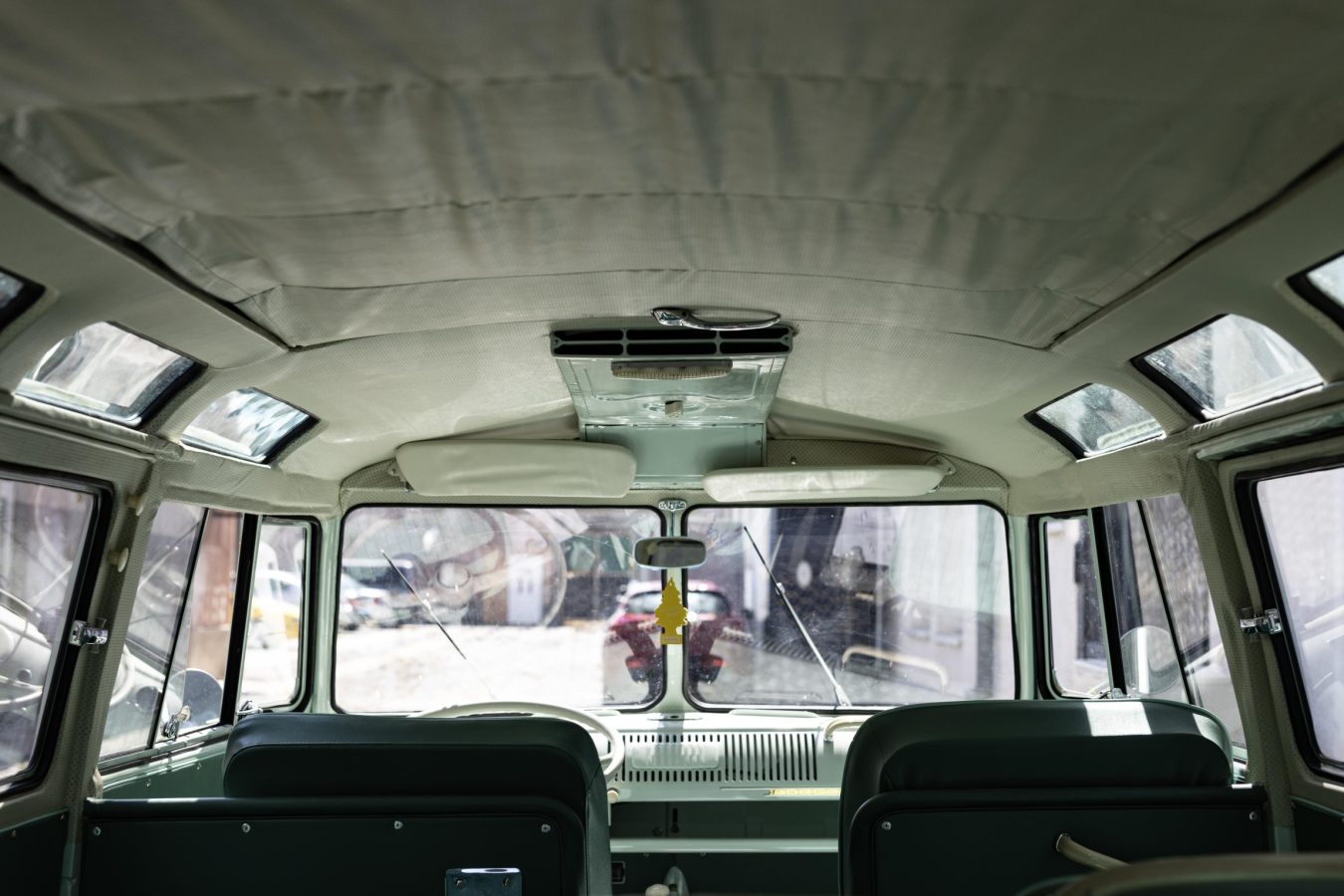 Volkswagen T1 Samba 19